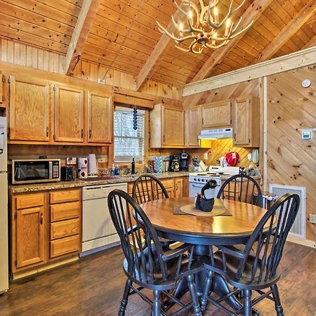 Sevierville Cabin With Private Hot Tub And Fireplace! Bagian luar foto