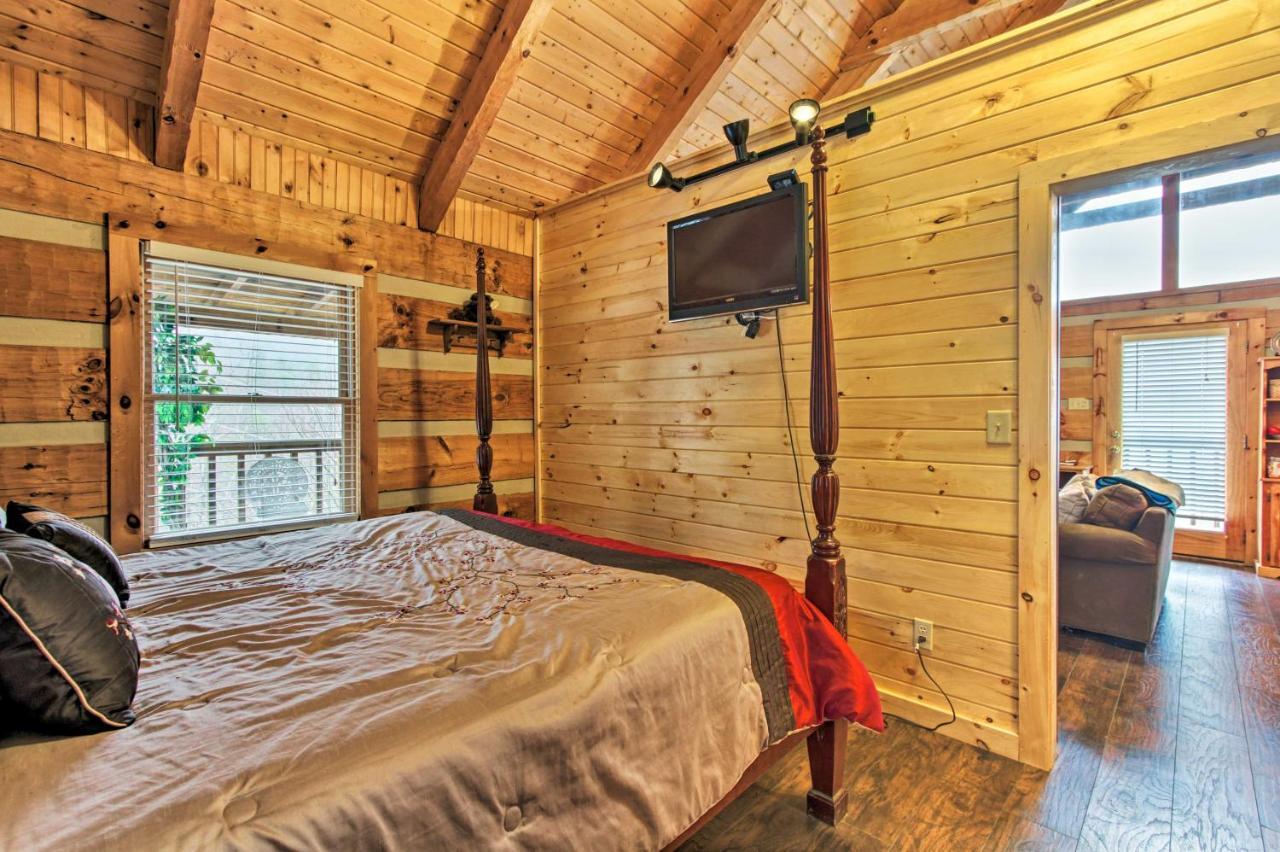Sevierville Cabin With Private Hot Tub And Fireplace! Bagian luar foto