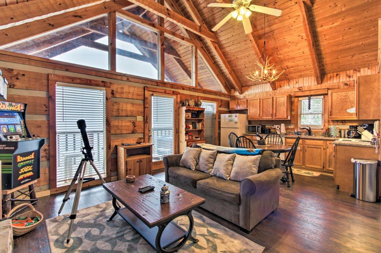 Sevierville Cabin With Private Hot Tub And Fireplace! Bagian luar foto