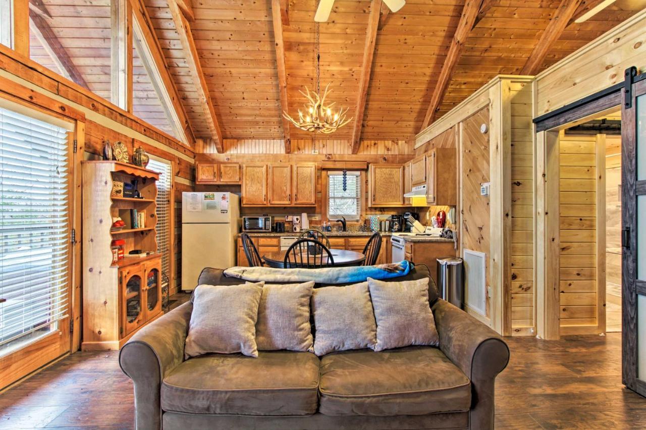 Sevierville Cabin With Private Hot Tub And Fireplace! Bagian luar foto
